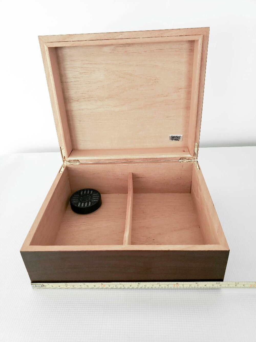Quality Importers Humidor 10x9x4
